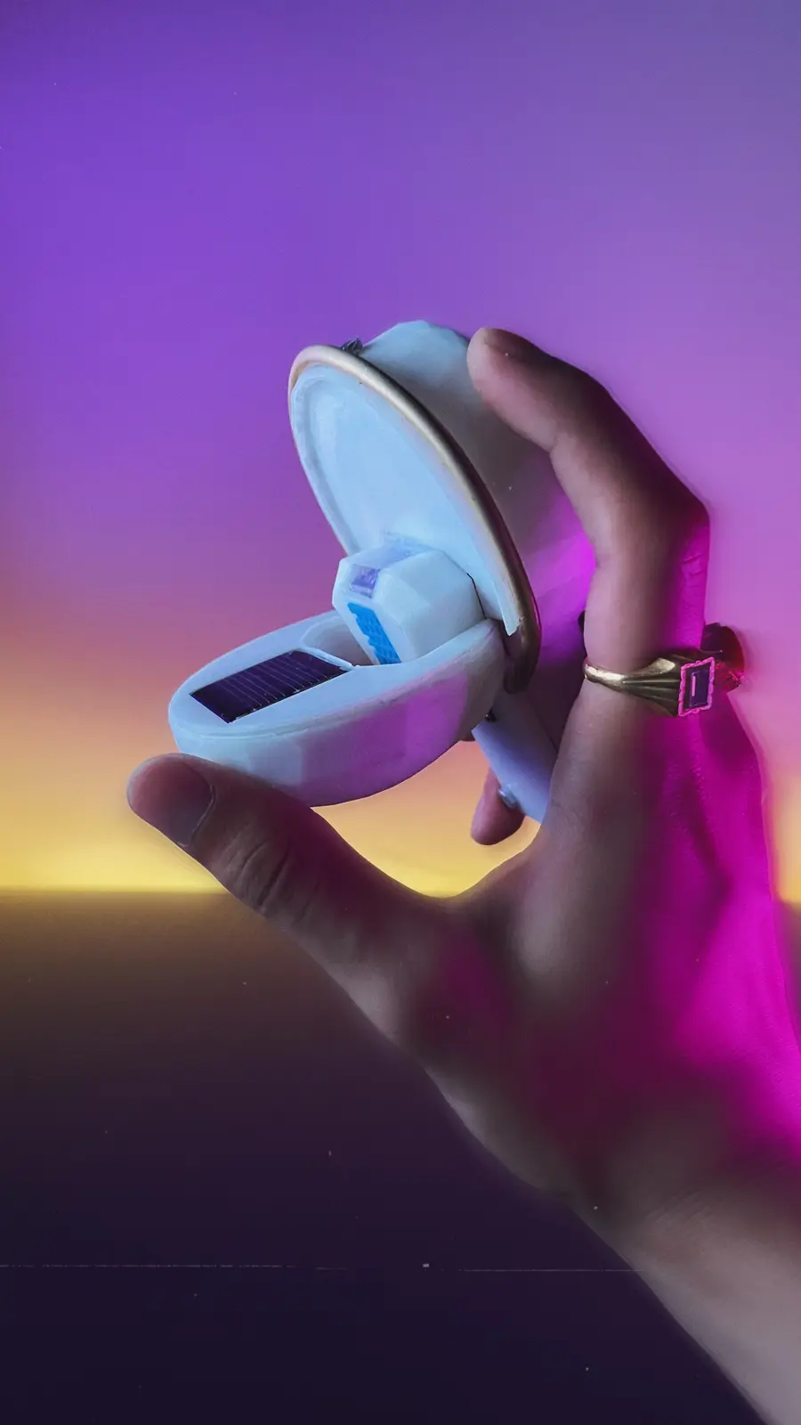 Tars Portable open solar charging module